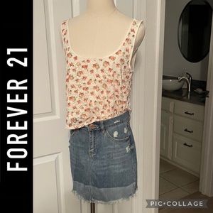 Ivory Lace w/Pink Roses Top, Forever 21 size M. NWOT